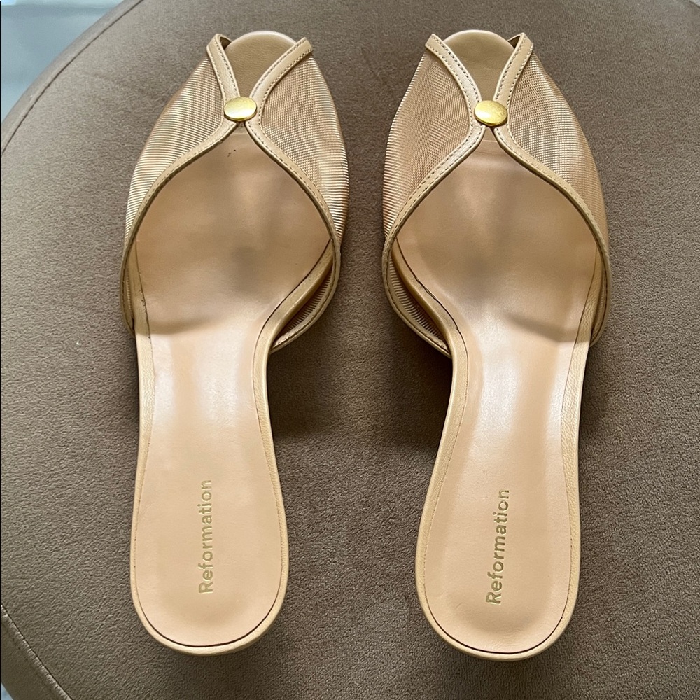 Reformation Women’s Wisdom Peep Toe Mule. - Picture 5 of 12